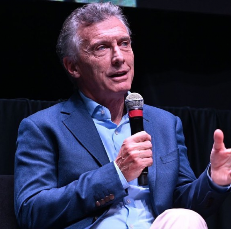 "Milei va a un crash", Macri critica y espera
